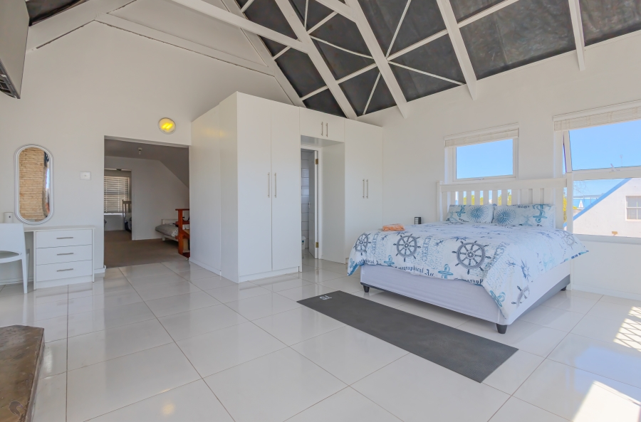 5 Bedroom Property for Sale in Skiathos Western Cape